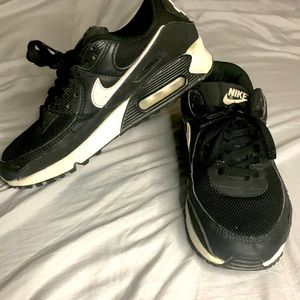 Nike air maxes